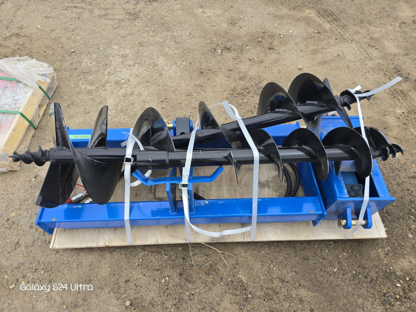 FULL SIZE SKID STEER AUGER WITH 3 BITS (8"/12"/16")