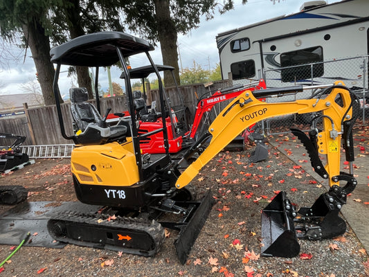 EX YOUTOP YT18 MINI EXCAVATOR W/ D902 KUBOTA DIESEL, SWING BOOM, EXPANDING TRACKS, 2 SPEED DRIVES, QUICK COUPLER, 32" CLEAN UP BUCKET