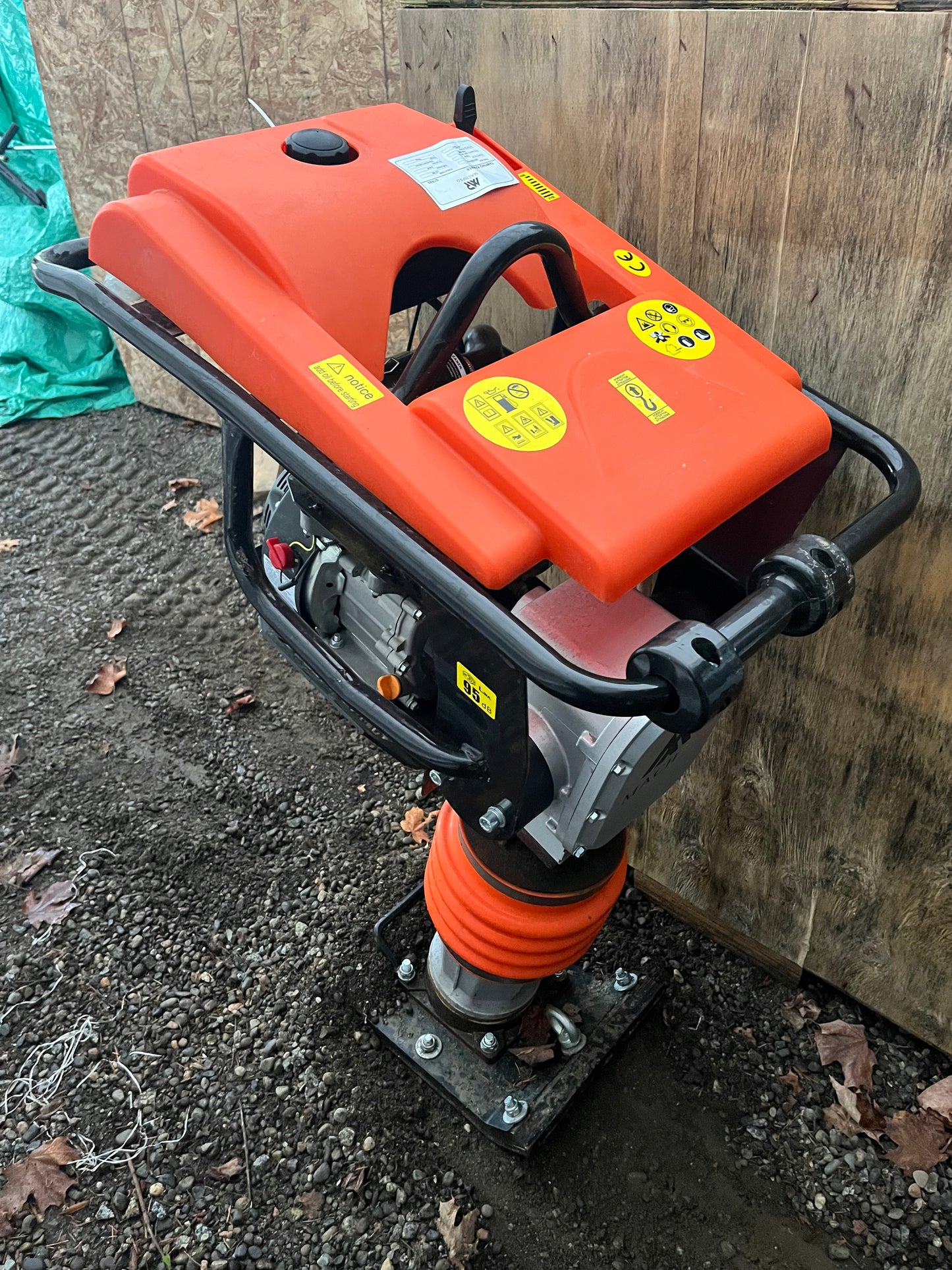 MACHPRO GTR-80 JUMPING JACK COMPACTOR