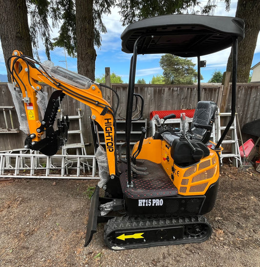 FALL SPECIAL HIGHTOP HT15 PRO MINI EXCAVATOR W/ SWING BOOM, BRIGGS & STRATTON GAS ENGINE. WITH WARRANTY